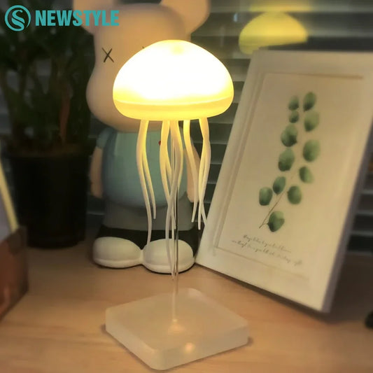 Luminária de Medusa com LED RGB – Luz Noturna com Tentáculos Ativos